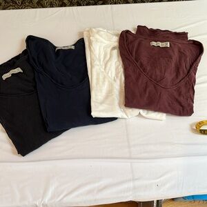 Abercrombie & Finch size XL bundle of 4 V-Neck tee shirts